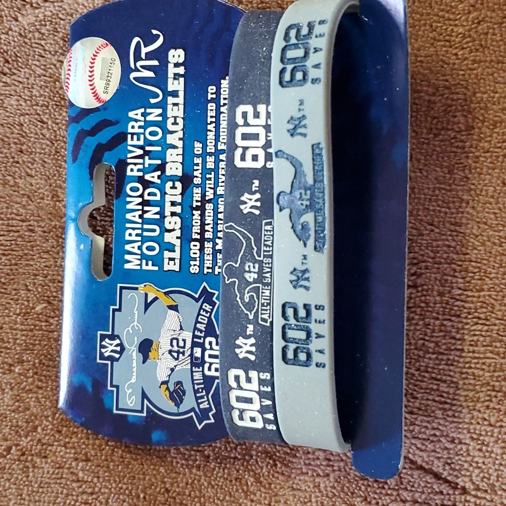 Mariano Rivera elastic bracelets